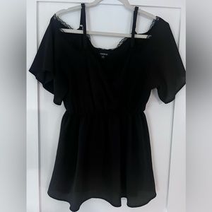 torrid black top with lace accents and adjustable straps size 0